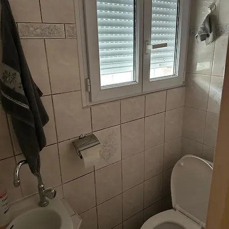 Double Dans Un Pavillon Pres De Paris
